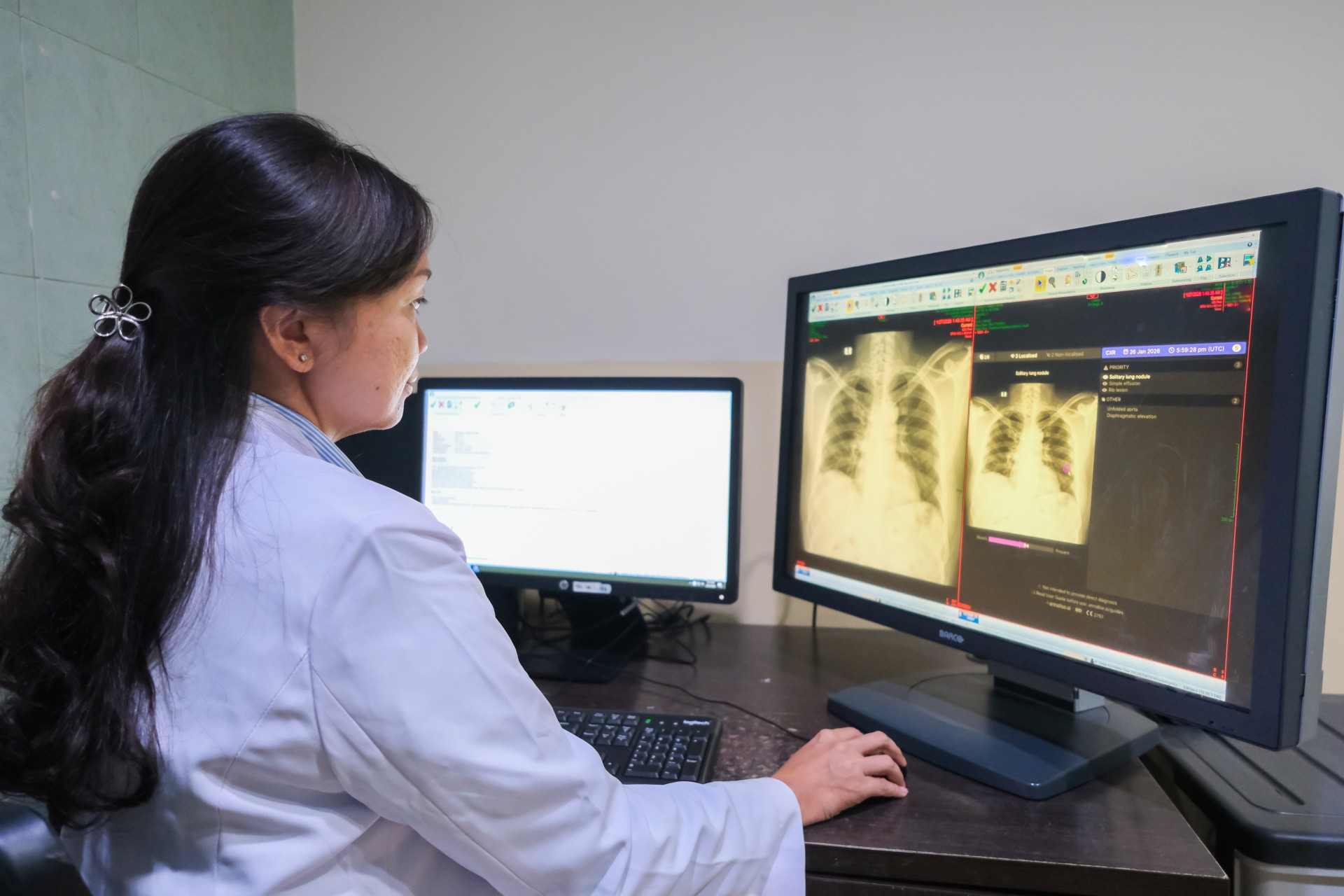 Radiologist using AI[78] (1)